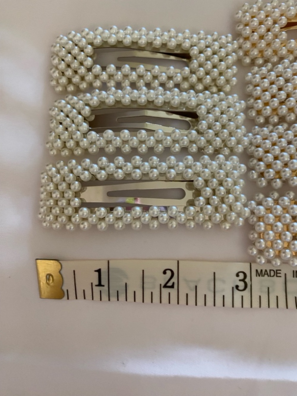 1-Pearl Beaded Oversized Hair Clips - Picture 3 of 4